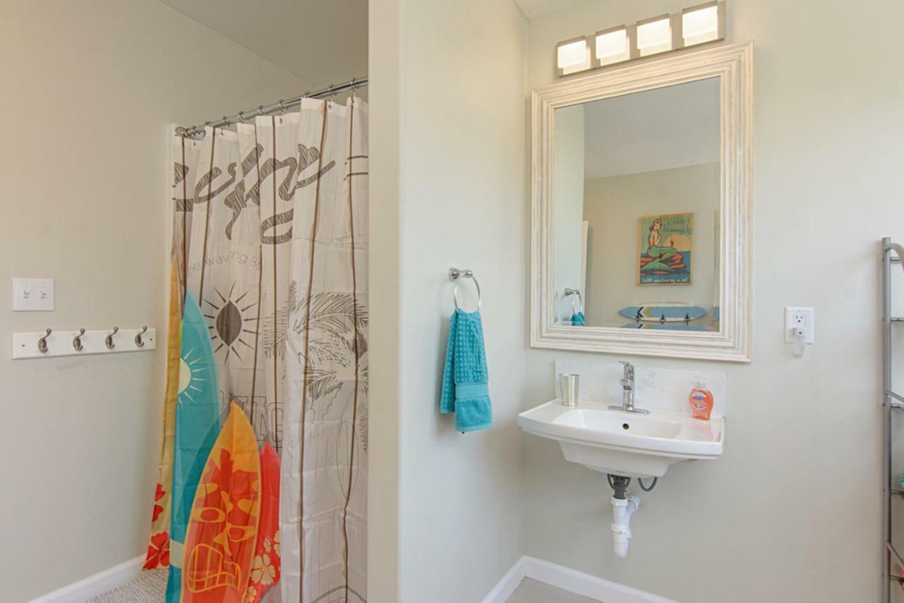 Ultimate Beach Bungalow - 1 Block From Beach - Huge Backyard Carlsbad Exterior photo