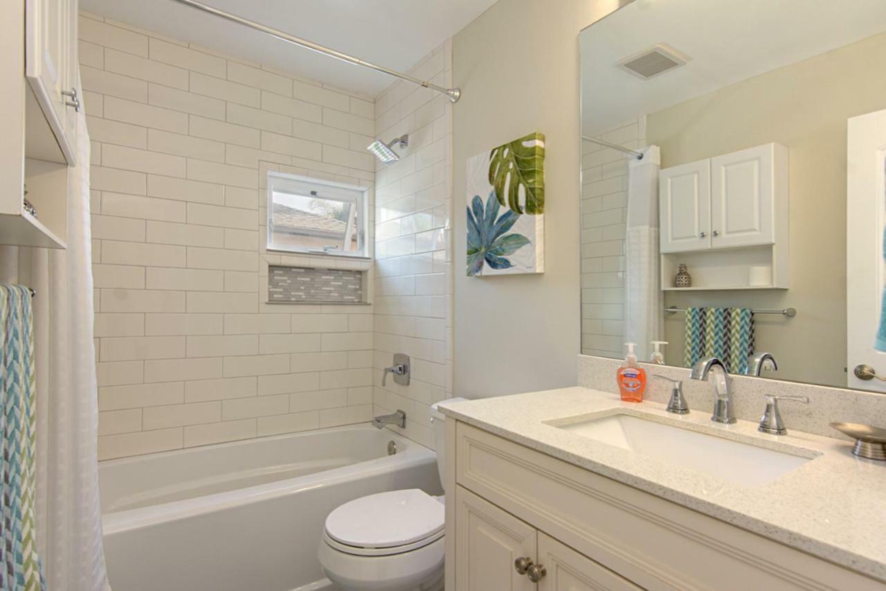 Ultimate Beach Bungalow - 1 Block From Beach - Huge Backyard Carlsbad Exterior photo